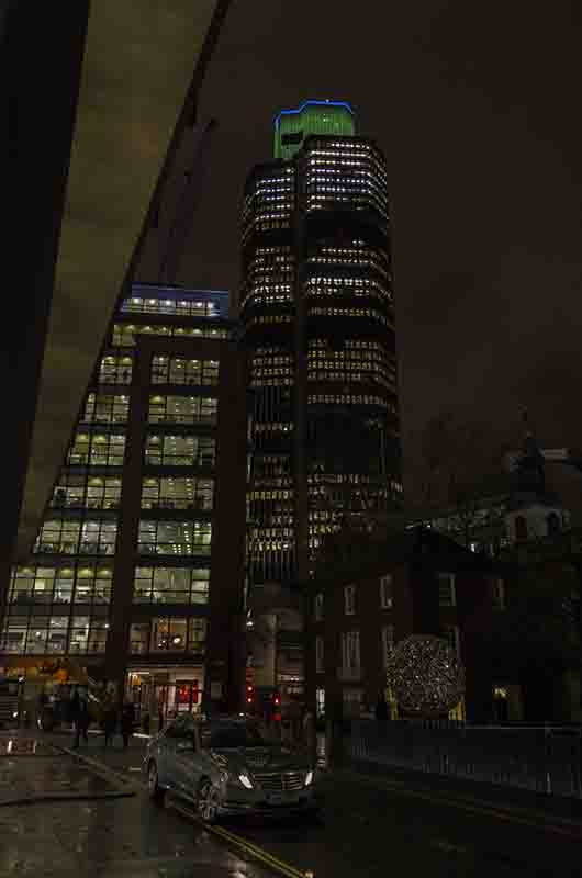 161 - Inglaterra - Londres - La City - edificio